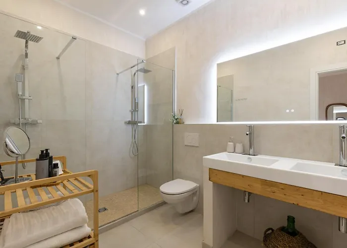 Apartment 221 District, Al Colosseo Rome