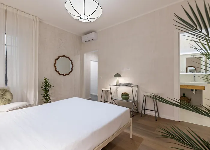 Apartment 221 District, Al Colosseo