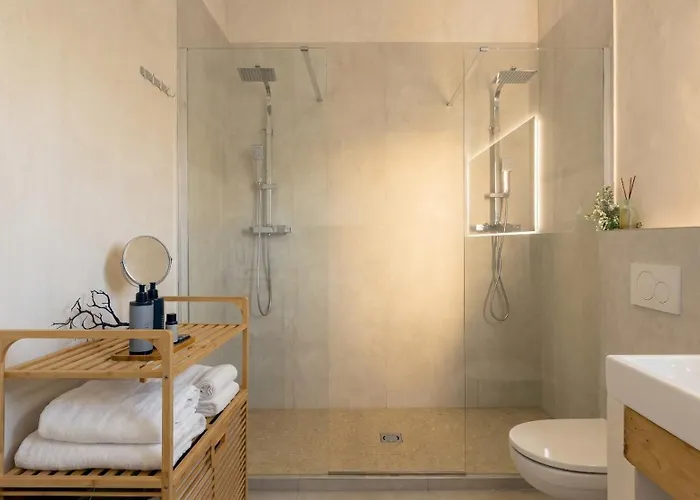 Apartment 221 District, Al Colosseo