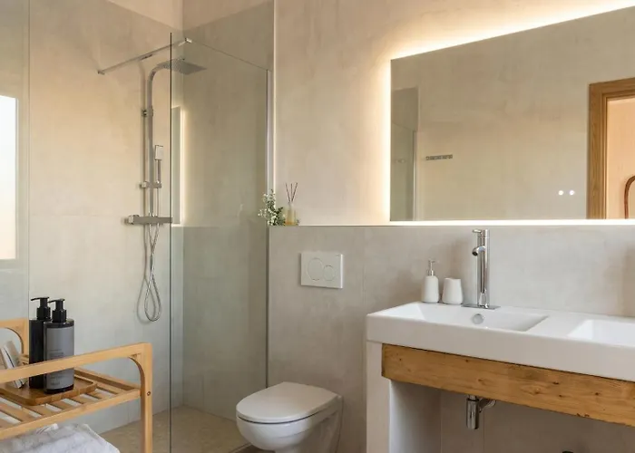 Apartment 221 District, Al Colosseo